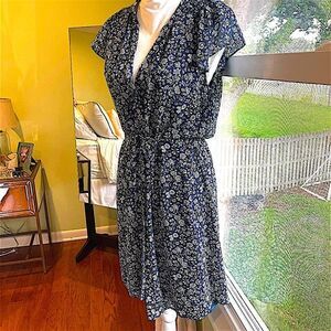 H&M Midi Dress Cottagecore Floral Size 6 (S) Blue White Short Sleeves Summer